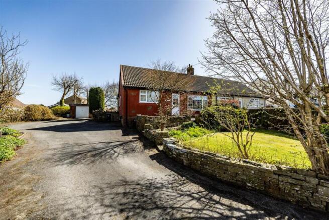 3 bed property, in Broadley Grove, £280,000