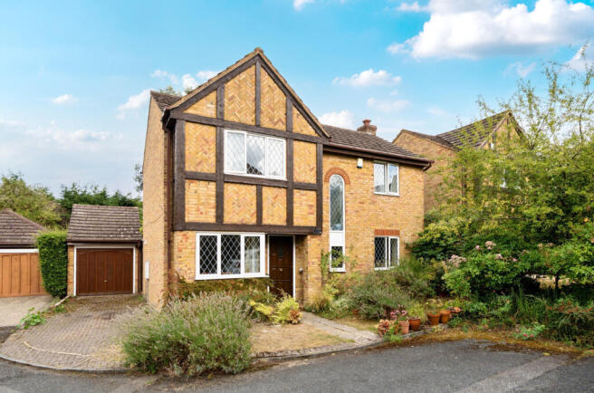 4 bed property, in Windmill Drive, £660,000