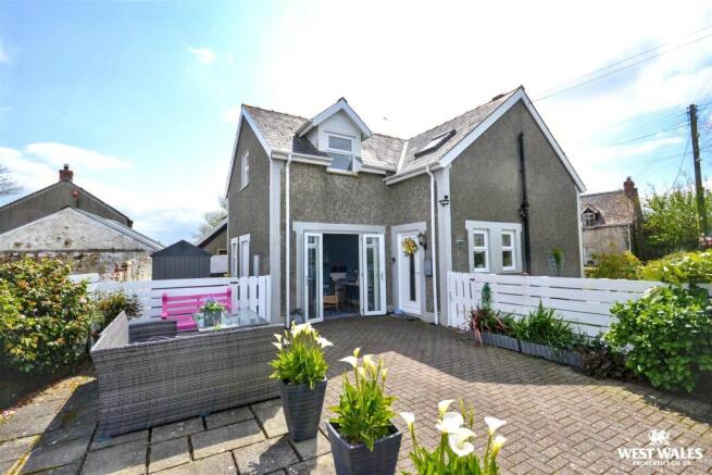 3 bed property, in Sardis Cross, £265,000