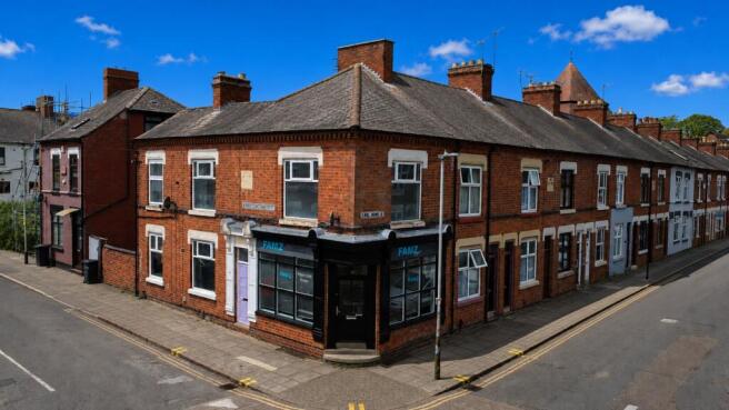 3 bed property, in Kings Newton Street, £275,000