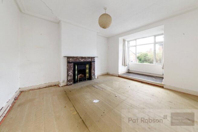 4 bed property, in Station Road, £130,000