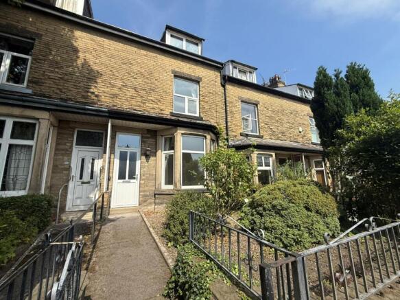 4 bed property, in Moorhead Lane, £310,000