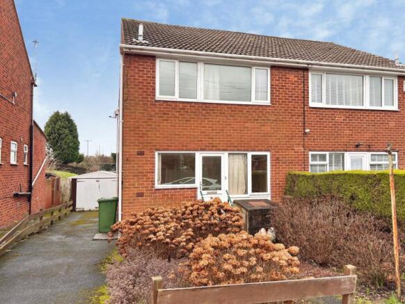3 bed property, in Moor Grove, £140,000
