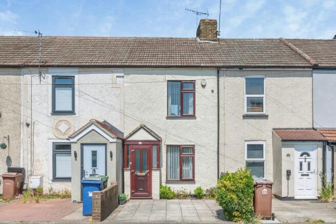 2 bed property, in Dock Road, £300,000