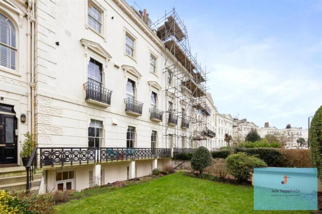 2 bed property, in Montpelier Crescent, £550,000