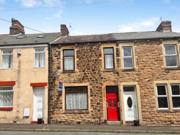 3 bed property, in Taylor Street, £95,000