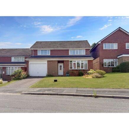 4 bed property, in St Nicholas Way, £430,000