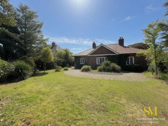 3 bed property, in Wicks Lane, £650,000