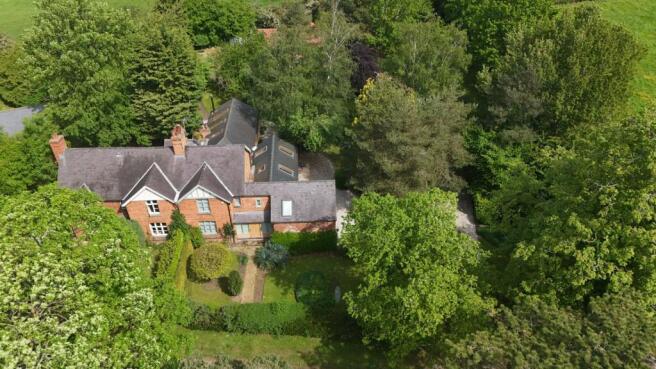 4 bed property, in Fairview Cottage, £950,000