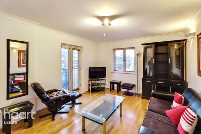 2 bed property, in Langtons Wharf, £235,000