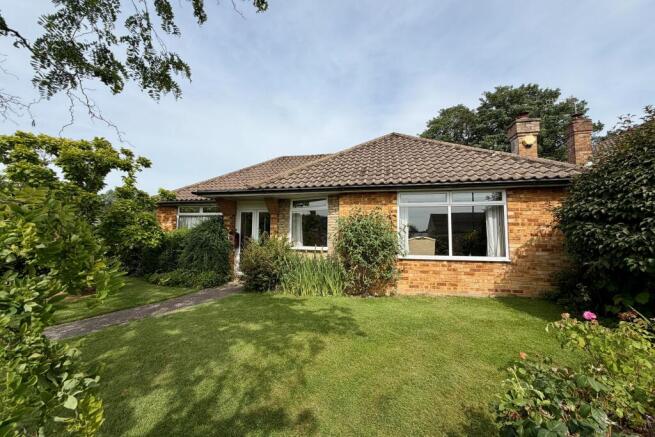 3 bed property, in Wrayfield Avenue, £830,000