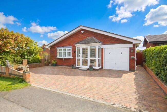 3 bed property, in Ormes Lane, £550,000