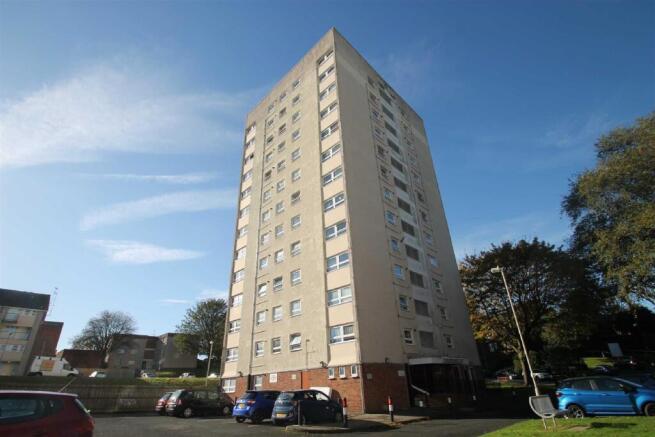 2 bed property, in Worcester House, £75,000
