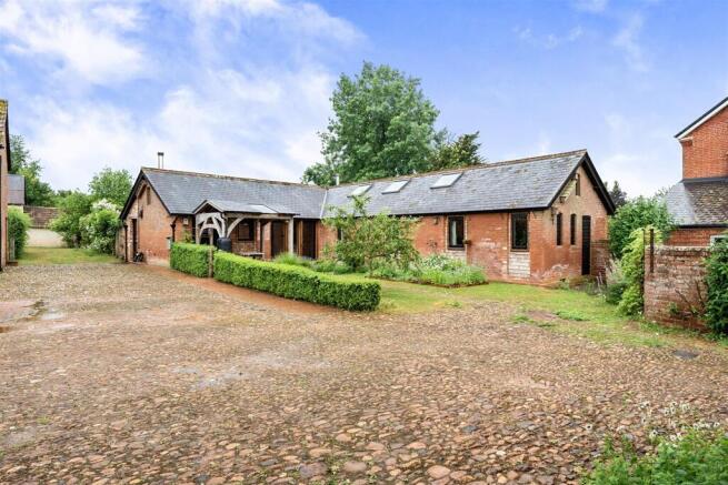 3 bed property, in Payhembury, £650,000