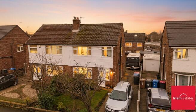 3 bed property, in Exeter Drive, £259,995
