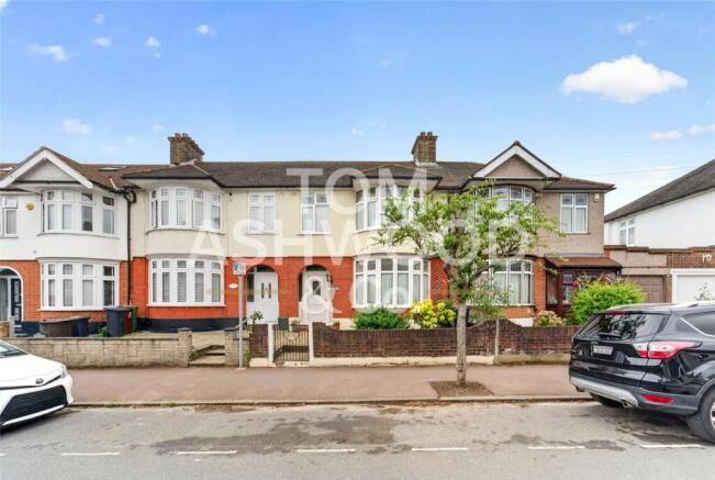 3 bed property, in Melford Avenue, £500,000