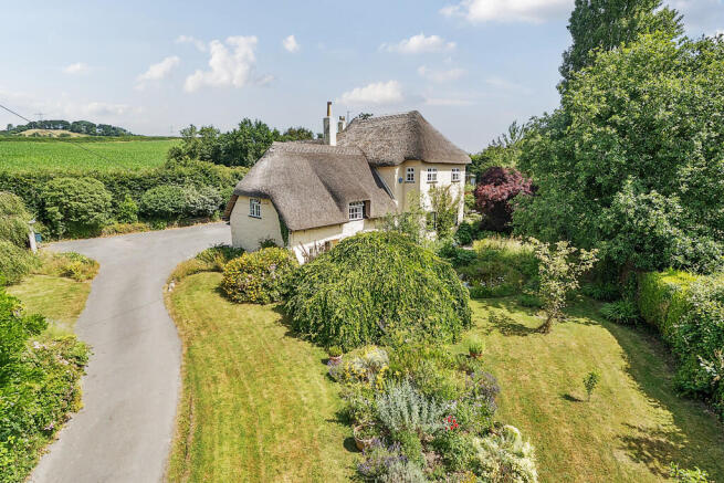 6 bed property, in Ingsdon, £875,000