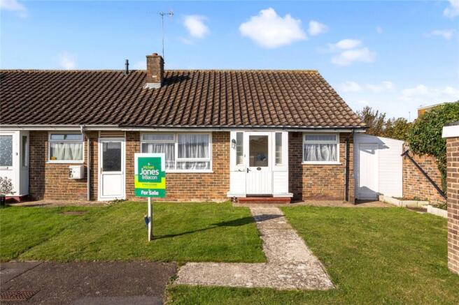 2 bed property, in Milton Close, £300,000