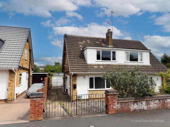 3 bed property, in Derwent Crescent, £225,000