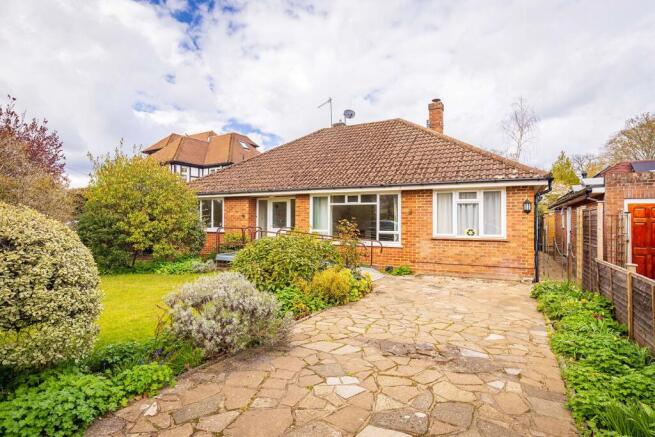 3 bed property, in Poplar Road, £850,000