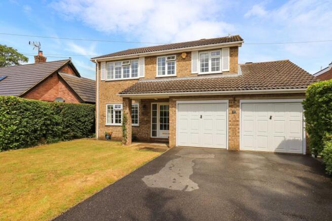 4 bed property, in Green Lane, £525,000