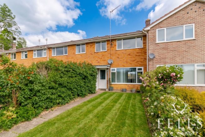 3 bed property, in Forestside Gardens, £320,000