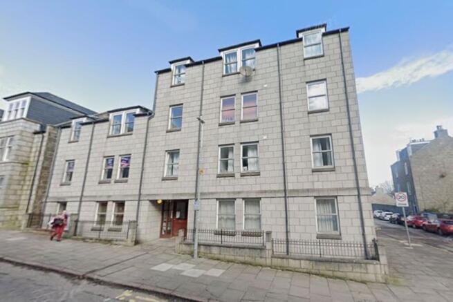 1 bed property, in 30, £94,000