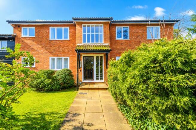 2 bed property, in Battlefield Road, £350,000