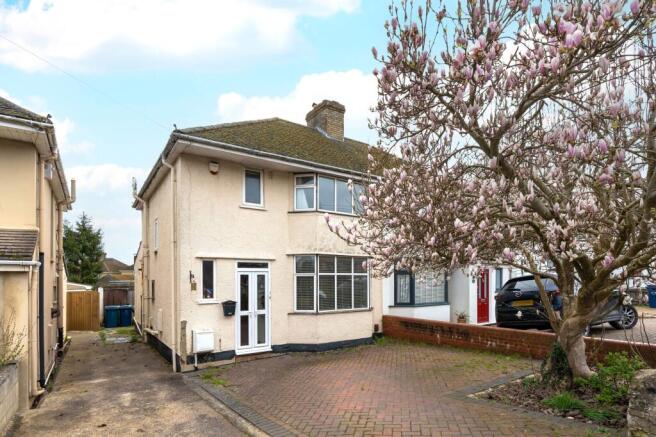 3 bed property, in Kiln Lane, £415,000
