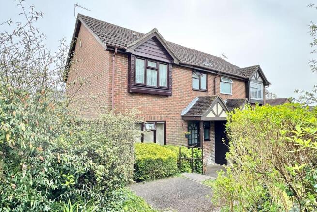 3 bed property, in The Glades, £375,000