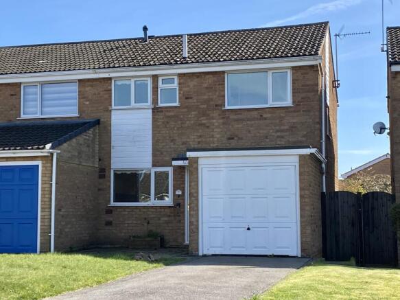 3 bed property, in Galloway Close, £240,000