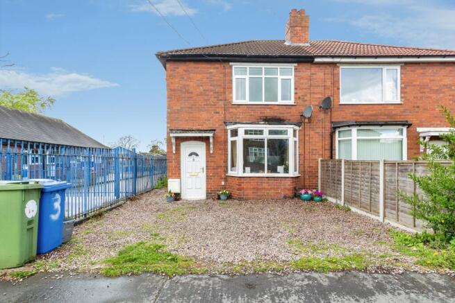 3 bed property, in Young Avenue, £150,000