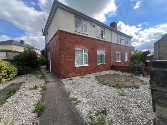 5 bed property, in Rotherham Road, £185,000