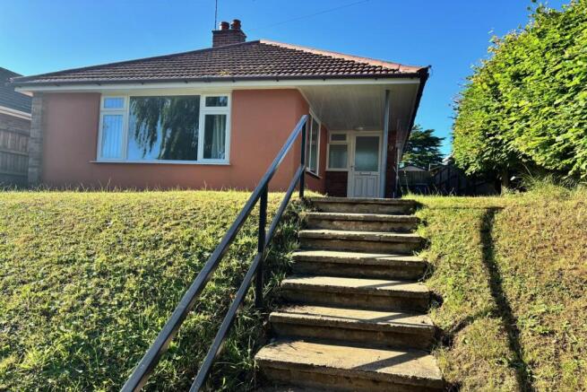 2 bed property, in Mill Lane, £275,000