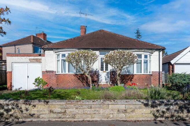 3 bed property, in Hutcliffe Wood Road, £300,000