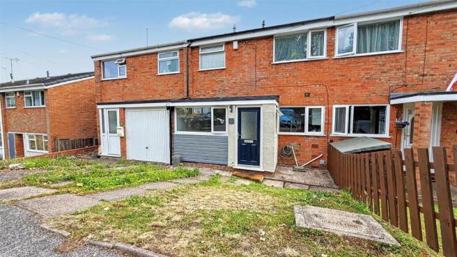 3 bed property, in Middleton Gardens, £200,000