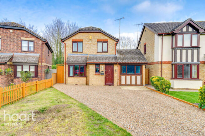 4 bed property, in Foxden, £450,000