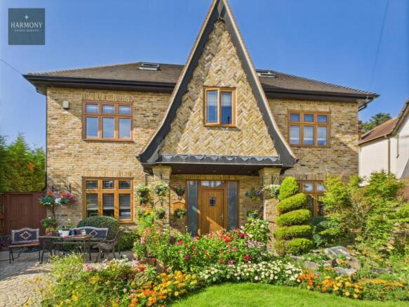 6 bed property, in Hill House Avenue, £2,200,000