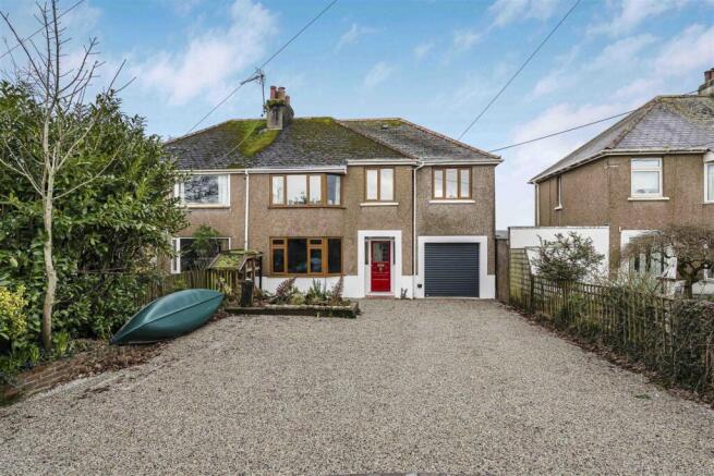 3 bed property, in Station Road, £415,000