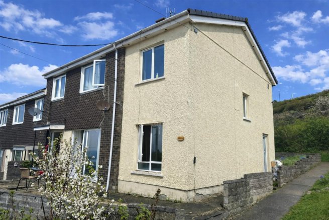 4 bed property, in Bryn Y Mor Terrace, £289,950