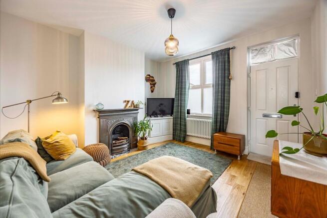 3 bed property, in Dover Street, £275,000