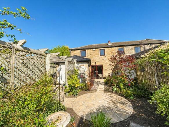 3 bed property, in Blackmires, £320,000
