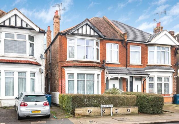 2 bed property, in Pinner Road, £359,950