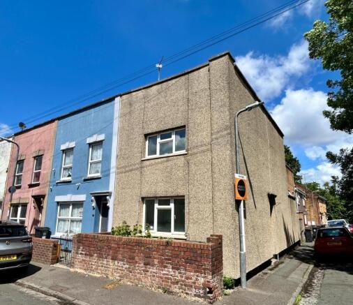2 bed property, in Brixton Road, £300,000