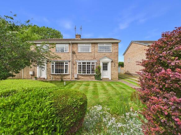 3 bed property, in 40 Laburnum Avenue Cranswick Driffield YO25 9QH, £210,000