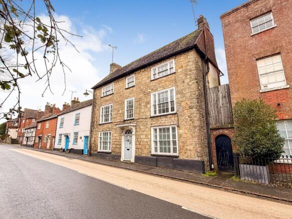 4 bed property, in Pound Street, £675,000