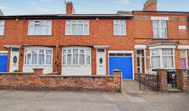 3 bed property, in Spencer Street, £250,000