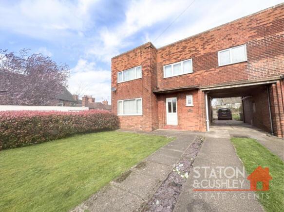 3 bed property, in Birkland Avenue, £195,000