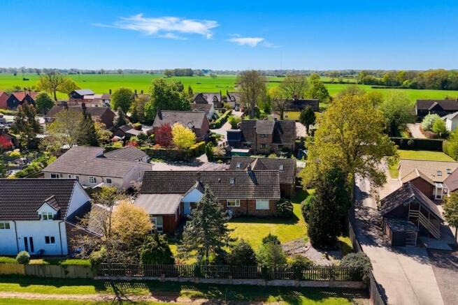 3 bed property, in Soers Close, £490,000