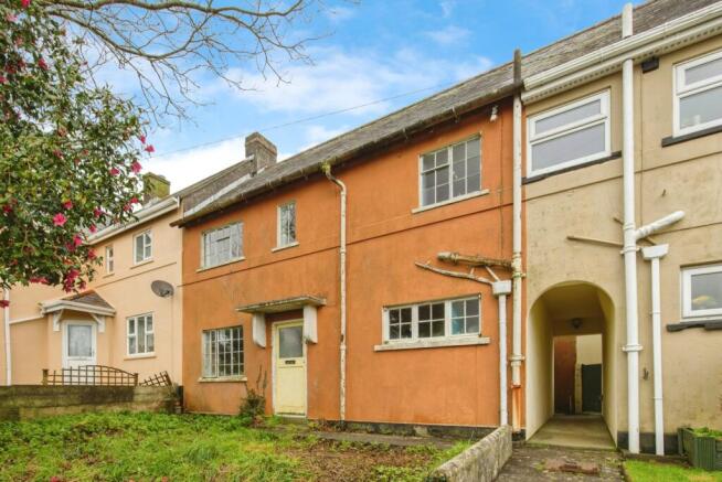 3 bed property, in New Hill Estate, £150,000